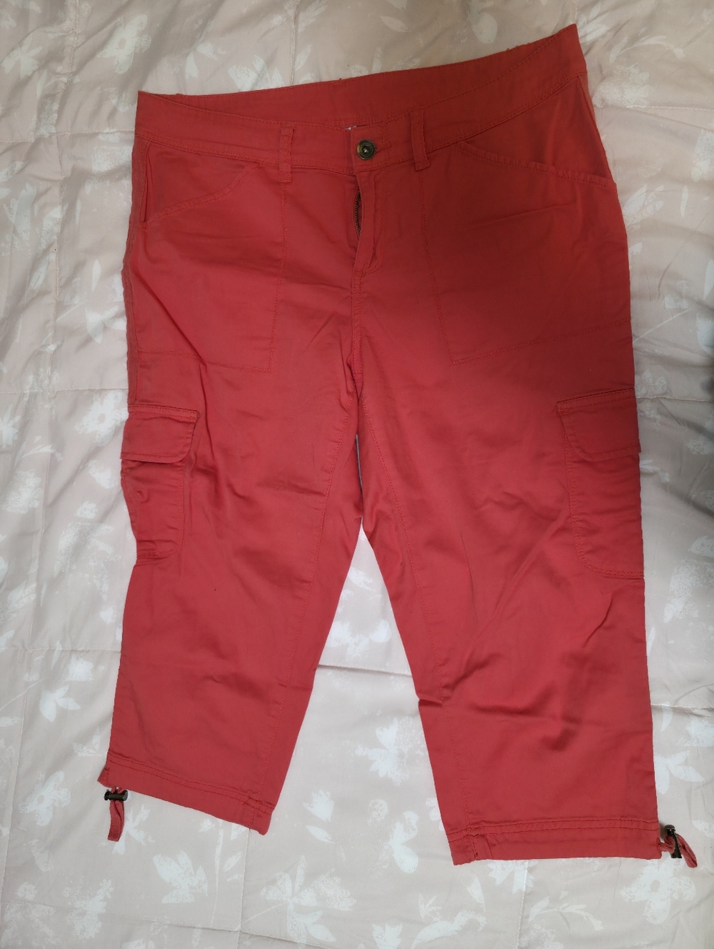 Time and Tru Cargo Capris